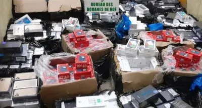 cote-divoire-1512-smartphones-saisis-a-noe-par-des-douaniers