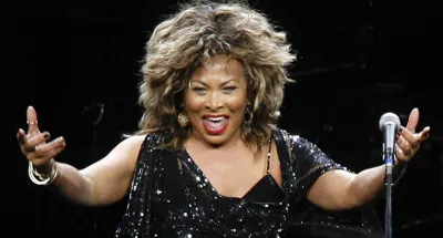 musique-rock-tina-turner-lamericaine-range-le-micro-a-jamais-a-83-ans
