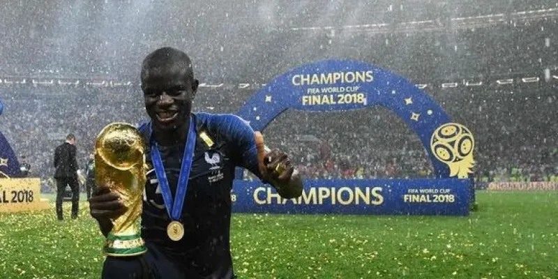 football-le-francais-ngolo-kante-rejoint-benzema-a-al-ittihad-en-arabie-saoudite