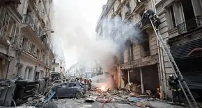 paris-une-enorme-explosion-de-gaz-dans-le-ve-arrondissement-plusieurs-immeubles-en-feu