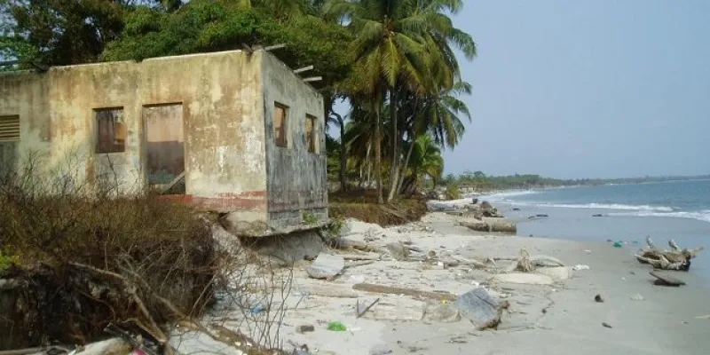 lutte-contre-lerosion-cotiere-lunion-europeenne-et-le-ministere-des-eaux-et-forets-sensibilisent-des-enfants