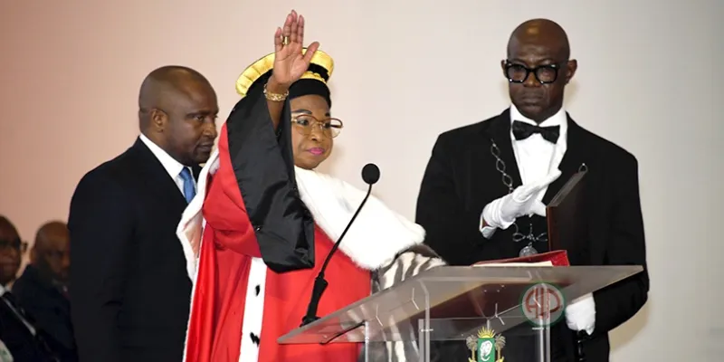 conseil-constitutionnel-chantal-nanaba-camara-la-nouvelle-presidente-a-prete-serment-devant-le-president-de-la-republique
