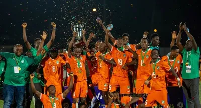coupe-ufoa-b-hommes-u-20-a-abidjan-la-cote-divoire-remporte-le-trophee-face-au-burkina-faso-2-a-1