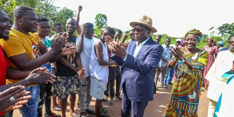 infrastructures-sportives-paulin-claude-danho-pose-la-1ere-pierre-de-lagora-de-boundiali-ce-samedi