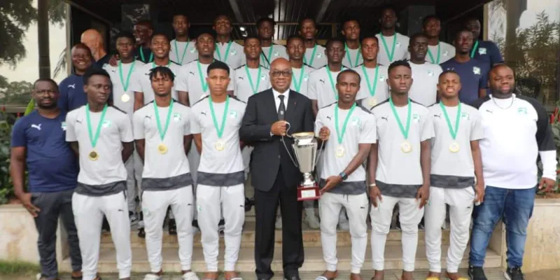2eme-edition-du-tournoi-ufoa-b-hommes-a-abidjan-apres-leur-sacre-les-elephanteaux-recus-par-le-president-de-la-fif