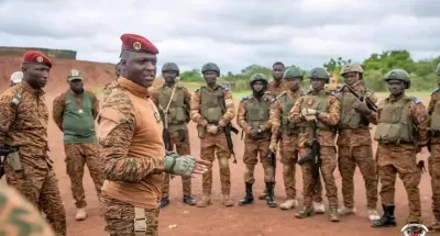 le-capitaine-ibrahim-traore-est-alle-ce-samedi-22-juillet-visiter-et-encourager-les-unites-combattantes