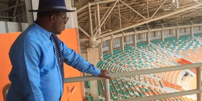 infrastructures-sportives-et-dhebergement-pour-la-can-2023-paulin-claude-danho-veille-au-grain-a-korhogo