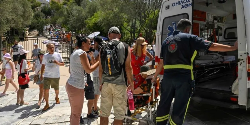 canicule-la-grece-toujours-en-proie-aux-fortes-chaleurs-et-aux-incendies