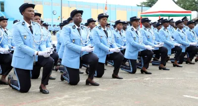 police-nationale-467-eleves-commissaires-et-officiers-recoivent-leurs-epaulettes