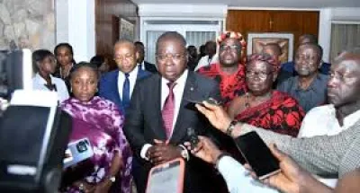 deces-dhenri-konan-bedie-laccd-rhdp-pleure-avec-henriette-bedie