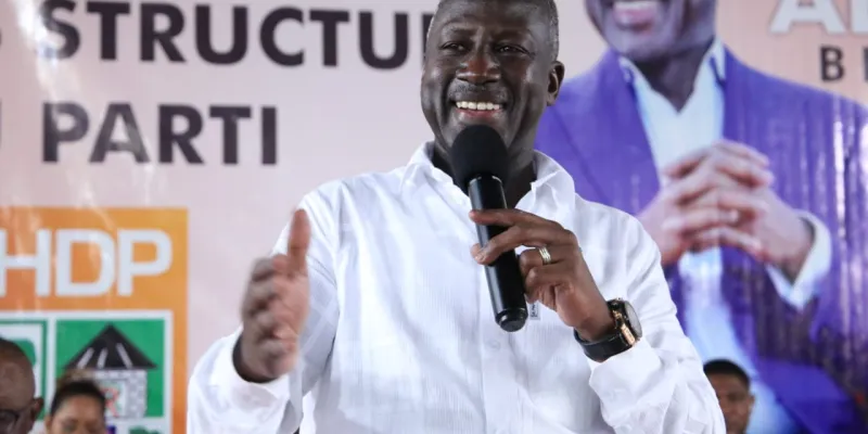 municipales-2023-adama-bictogo-echange-avec-plus-de-2000-habitants-de-yopougon