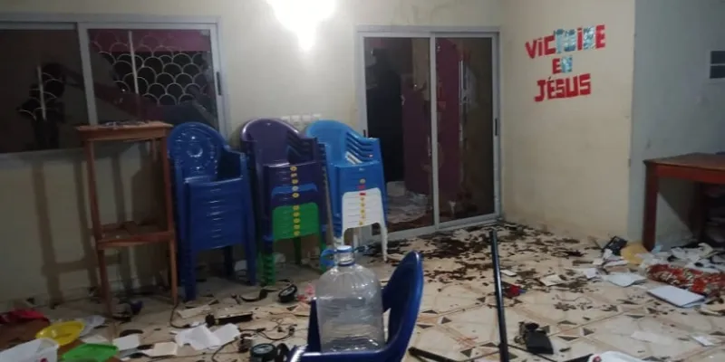 seguela-des-inconnus-font-irruption-dans-une-eglise-et-saccagent-tout