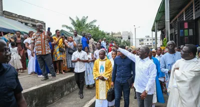 fete-de-lassomption-a-yopougon-adama-bictogo-communie-avec-les-catholiques-de-niangon-cite-verte