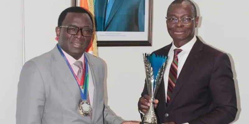 championnat-dafrique-du-wushu-kung-fu-les-medailles-ivoiriens-recus-par-le-ministre-des-sports