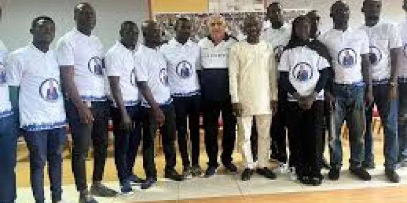 municipales-du-02-septembre-raoul-aby-recoit-le-soutien-du-collectif-des-jeunes-de-marcory