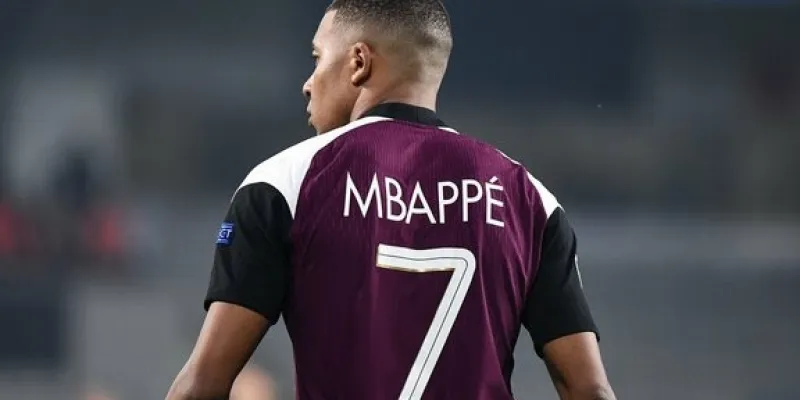 rapport-paris-saint-germain-et-kylian-mbappe-laccalmie-avant-la-tempete