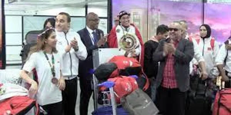 boxe-accueil-triomphal-pour-khadija-el-mardi-premiere-boxeuse-africaine-et-arabe-sacree-championne-du-monde