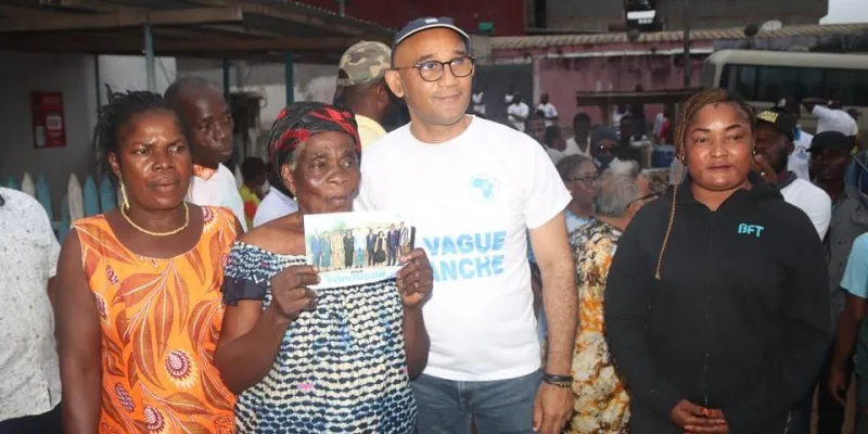 campagne-des-municipales-a-yopougon-michel-gbagbo-fait-du-porte-a-porte