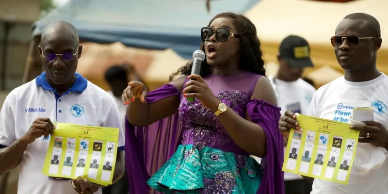 campagne-municipale-a-agboville-fleur-ake-mbo-parle-aux-jeunes-et-aux-femmes-2