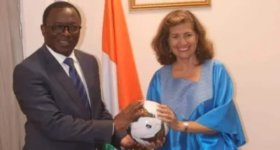 ministere-des-sports-paulin-claude-danho-recoit-la-dga-de-lunesco