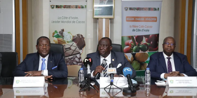campagne-intermediaire-de-cacao-le-prix-du-kilogramme-maintenu-a-900-fcfa