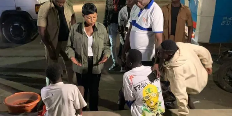 au-cours-dune-operation-de-nuit-nasseneba-toure-recupere-une-centaine-denfants-en-situation-de-rue
