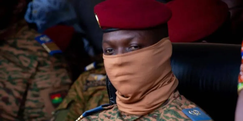 afrique-de-louest-au-burkina-faso-les-elections-seloignent-et-la-constitution-sera-modifiee