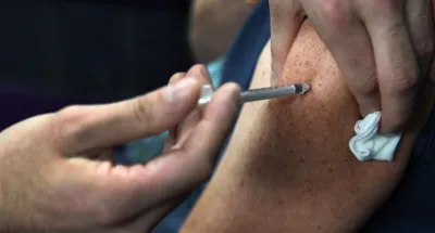 france-demarrage-des-campagnes-vaccinales-contre-le-covid-19-et-les-papillomavirus