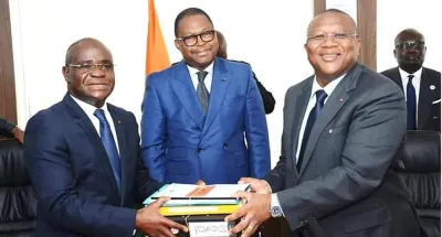 economie-numerique-amadou-coulibaly-passe-les-charges-a-ibrahim-konate