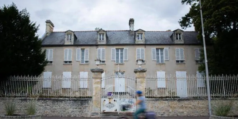 encheres-senghor-la-vente-suspendue-le-senegal-obtient-des-negociations