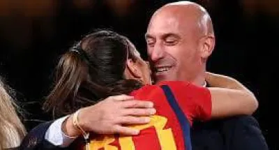 football-apres-son-baiser-force-a-jennifer-hermoso-luis-rubiales-suspendu-trois-ans-par-la-fifa