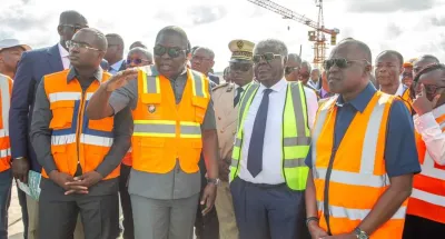 4eme-pont-dabidjan-le-1er-ministre-robert-beugre-mambe-sur-le-chantier