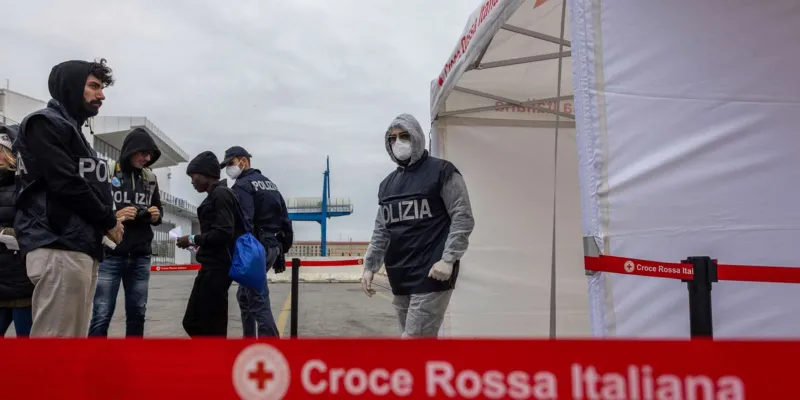 immigration-clandestine-litalie-deportera-vers-lalbanie-des-migrants-sauves-en-mer
