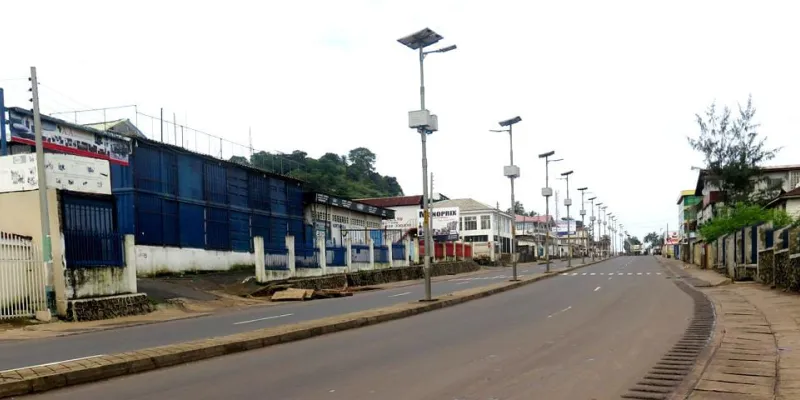 sierra-leone-un-couvre-feu-decrete-apres-lattaque-dune-armurerie-et-des-heurts-a-freetown