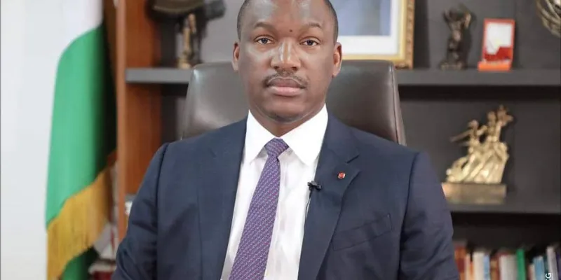 annee-de-la-jeunesse-mamadou-toure-annonce-un-programme-de-500-taxis-compteurs-pour-les-jeunes-en-decembre-2023