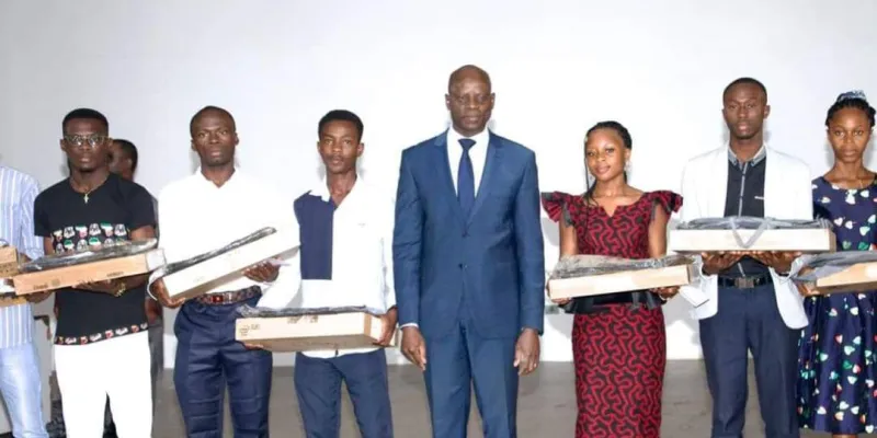 universites-et-grandes-ecoles-publiques-les-200-meilleurs-etudiants-recompenses