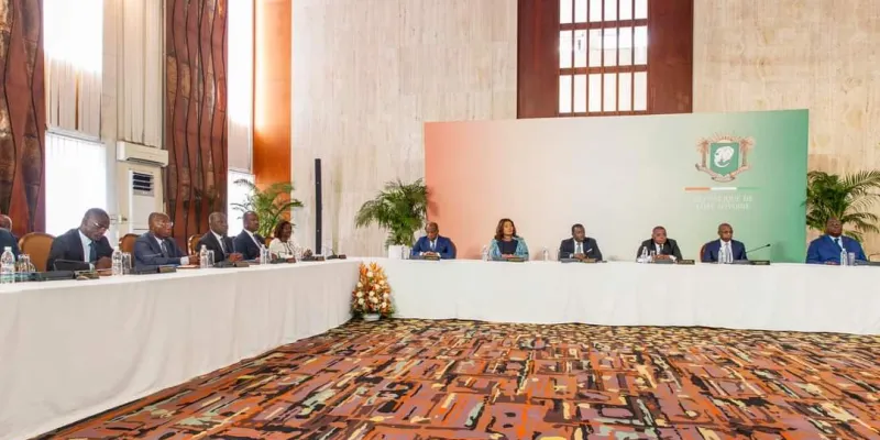conseil-des-ministres-jexhorte-le-gouvernement-a-consolider-les-acquis-en-matiere-de-developpement-economique-et-social-alassane-ouattara