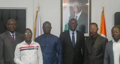 can-2023-le-ministre-delegue-des-sports-encourage-la-conference-des-journalistes-de-radio