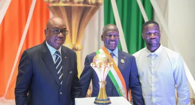 reconnaissance-lassemblee-nationale-ivoirienne-recoit-le-trophee-de-la-can-2023