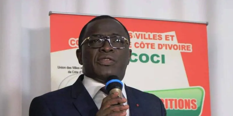 union-des-villes-et-communes-de-ci-uvivoci-le-president-paulin-claude-danho-en-ordre-de-bataille-avec-ses-pairs