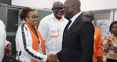 13emes-jeux-africains-au-ghana-le-ministre-adje-metch-silas-aux-cotes-des-athletes-ivoiriens