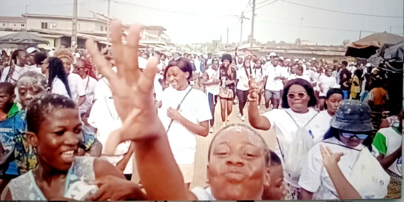 paques-et-popo-carnaval-a-bonoua-une-parade-organisee-en-faveur-la-cohesion-sociale