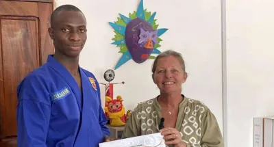 arts-martiaux-le-champion-du-monde-de-vovinam-viet-vo-dao-fofana-souleymane-initie-les-ecoliers-a-lart-martial