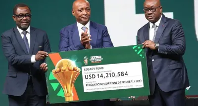 symposium-des-techniciens-du-football-africain-la-caf-octroie-un-cheque-de-8-milliards-de-frs-cfa-a-la-fif