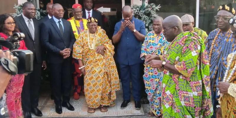 1ere-edition-du-maramonde-2024-les-tetes-couronnees-de-cote-divoire-donnent-leur-onction-a-adje-metch-silas