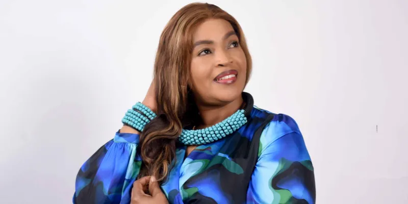 honneur-et-gloire-au-seigneur-jesus-christ-la-chantre-de-leternel-marie-estelle-vous-offre-avec-jesus-cest-cadeau