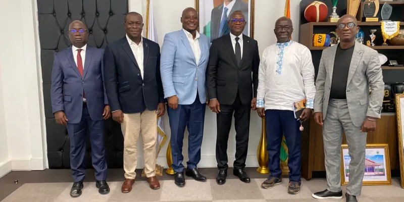 audience-lukas-kore-president-de-la-federation-ivoirienne-de-rugby-chez-le-ministre-delegue-au-sport-adje-metch-silas