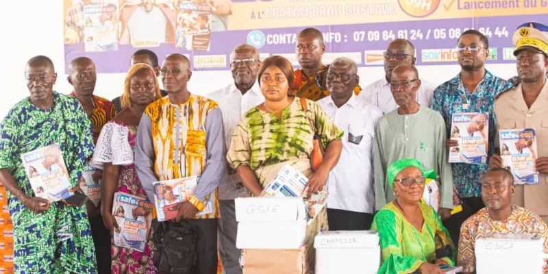 lutte-contre-les-grossesses-en-milieu-scolaire-la-fondation-hagobet-distribue-5-000-magazines-educatifs-aux-eleves-daboisso