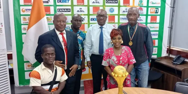 audience-long-espoir-handicap-recue-par-le-president-de-la-fif-yacine-idriss-diallo