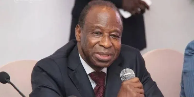 diplomatie-ivoirienne-et-africaine-essy-amara-a-depose-sa-valise-de-diplomatie